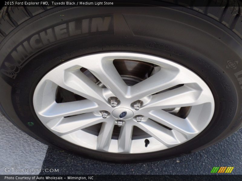 Tuxedo Black / Medium Light Stone 2015 Ford Explorer FWD