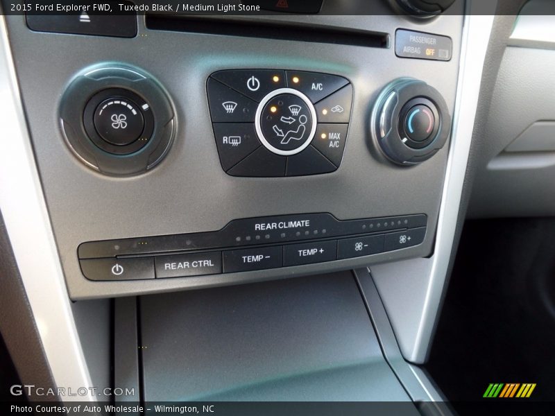 Tuxedo Black / Medium Light Stone 2015 Ford Explorer FWD