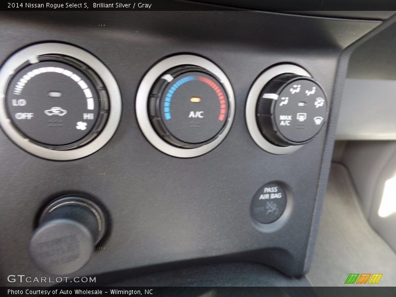 Brilliant Silver / Gray 2014 Nissan Rogue Select S
