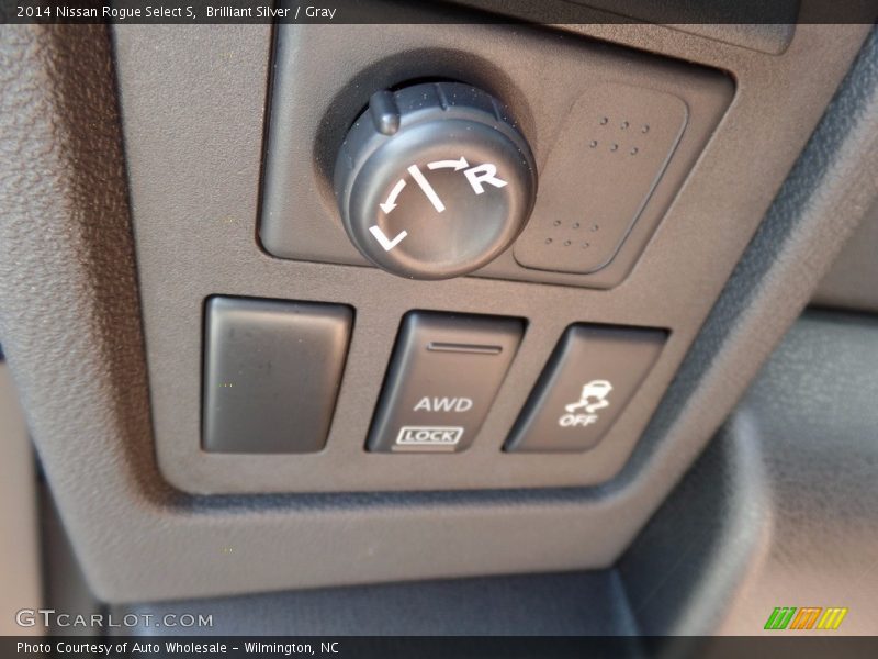 Brilliant Silver / Gray 2014 Nissan Rogue Select S