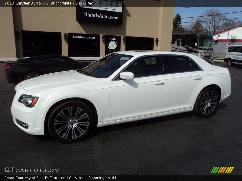 Bright White / Black/Red 2013 Chrysler 300 S V6