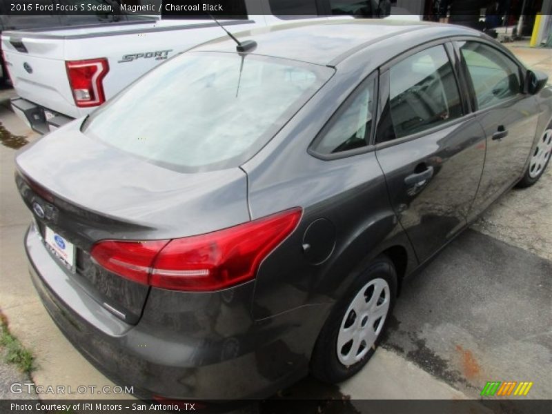 Magnetic / Charcoal Black 2016 Ford Focus S Sedan