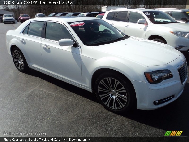 Bright White / Black/Red 2013 Chrysler 300 S V6