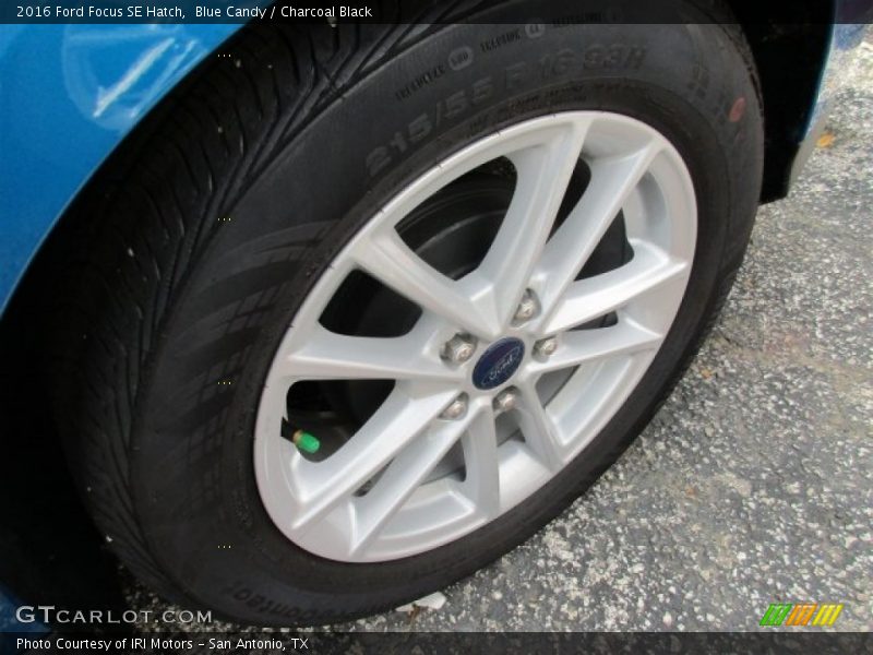 Blue Candy / Charcoal Black 2016 Ford Focus SE Hatch
