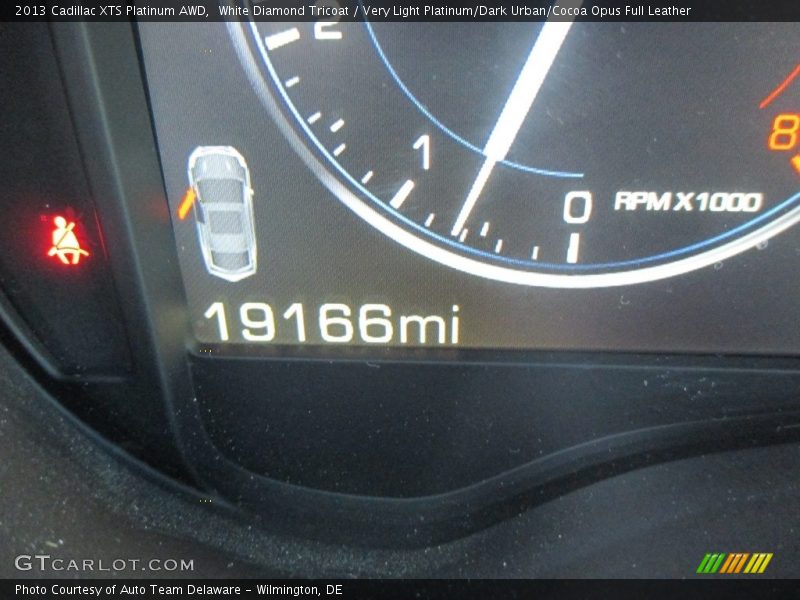 White Diamond Tricoat / Very Light Platinum/Dark Urban/Cocoa Opus Full Leather 2013 Cadillac XTS Platinum AWD