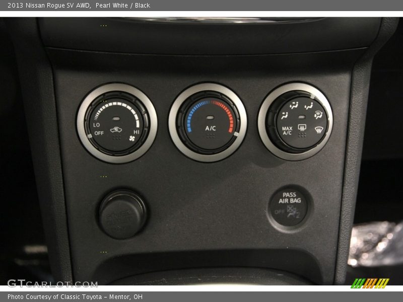 Pearl White / Black 2013 Nissan Rogue SV AWD