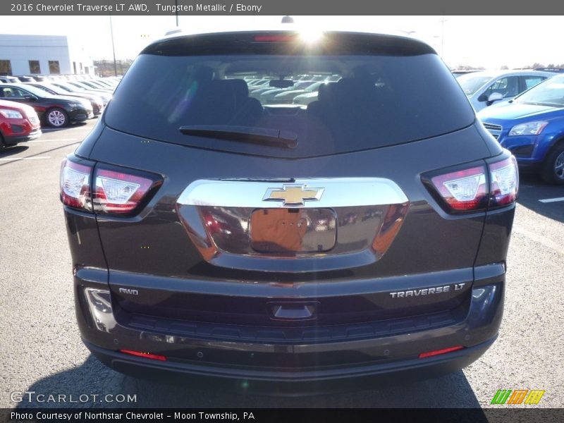 Tungsten Metallic / Ebony 2016 Chevrolet Traverse LT AWD