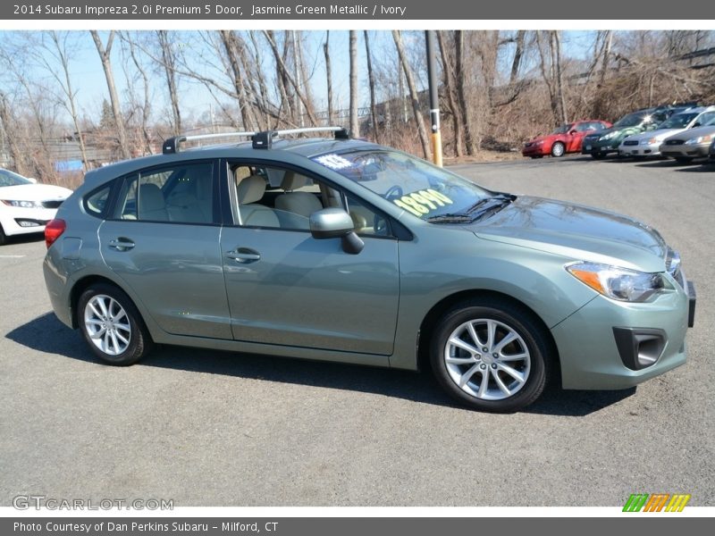 Front 3/4 View of 2014 Impreza 2.0i Premium 5 Door