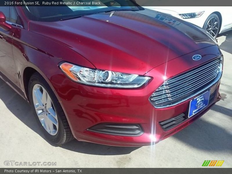 Ruby Red Metallic / Charcoal Black 2016 Ford Fusion SE