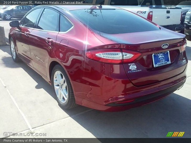 Ruby Red Metallic / Charcoal Black 2016 Ford Fusion SE