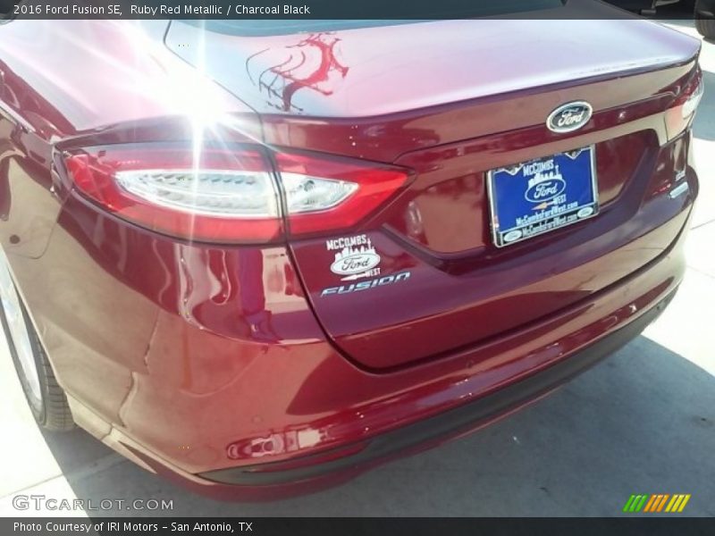 Ruby Red Metallic / Charcoal Black 2016 Ford Fusion SE