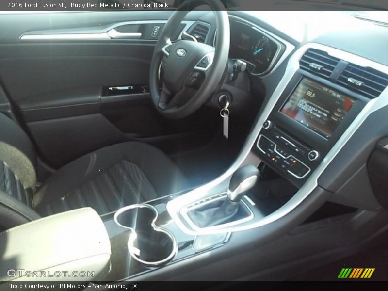 Ruby Red Metallic / Charcoal Black 2016 Ford Fusion SE
