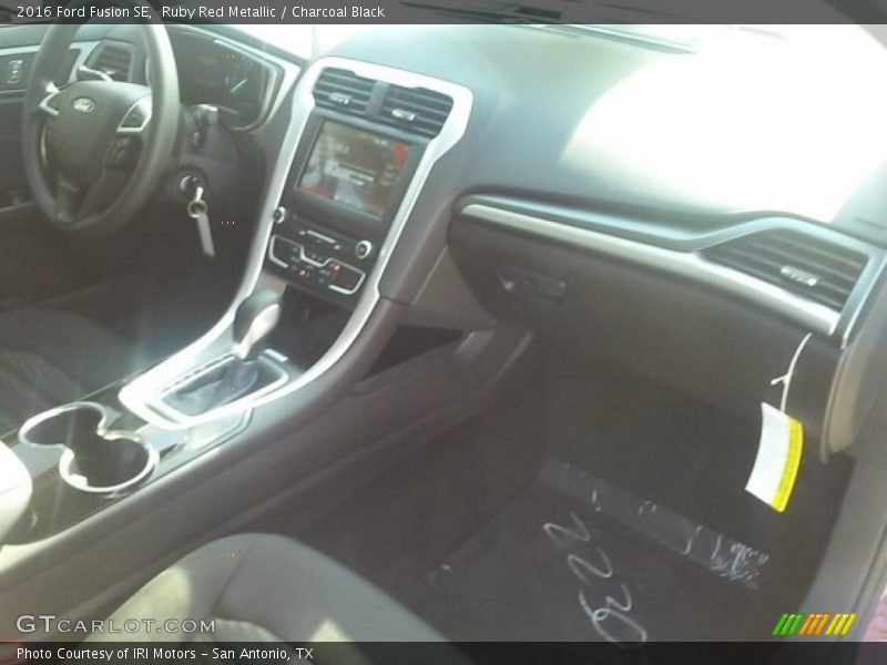 Ruby Red Metallic / Charcoal Black 2016 Ford Fusion SE