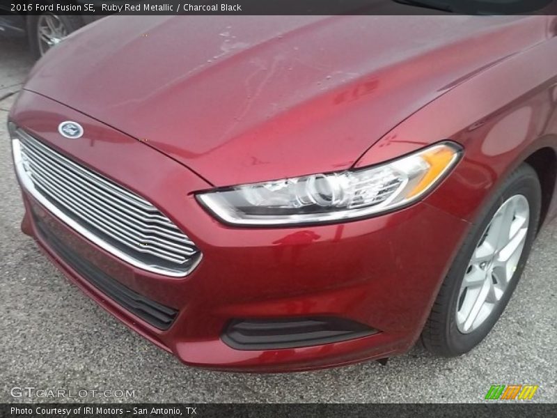 Ruby Red Metallic / Charcoal Black 2016 Ford Fusion SE