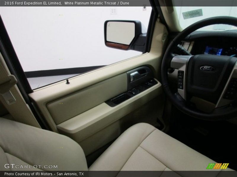 White Platinum Metallic Tricoat / Dune 2016 Ford Expedition EL Limited