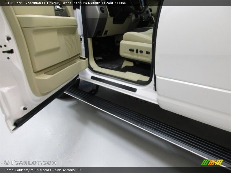 White Platinum Metallic Tricoat / Dune 2016 Ford Expedition EL Limited