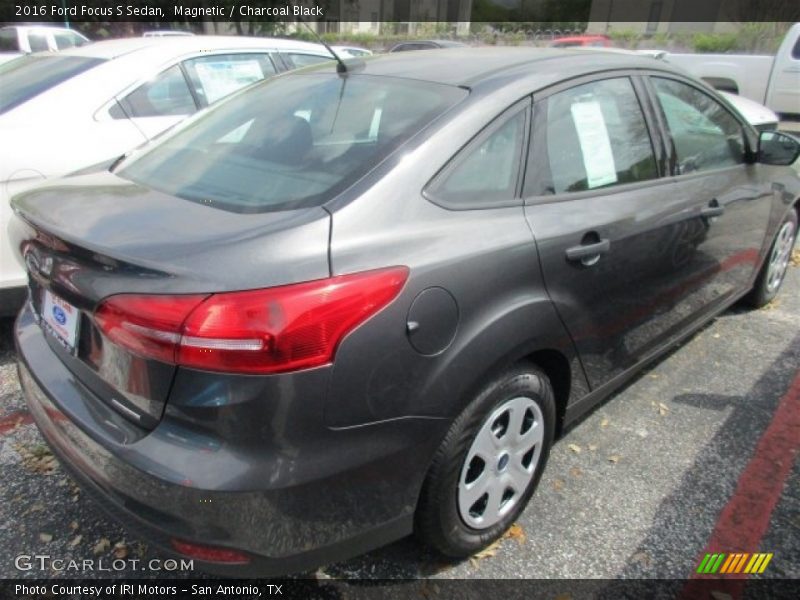 Magnetic / Charcoal Black 2016 Ford Focus S Sedan