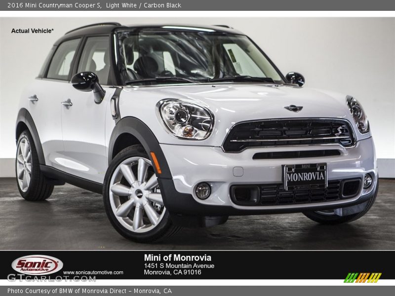 Light White / Carbon Black 2016 Mini Countryman Cooper S