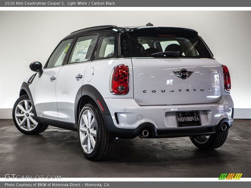 Light White / Carbon Black 2016 Mini Countryman Cooper S