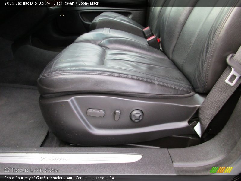 Black Raven / Ebony Black 2006 Cadillac DTS Luxury
