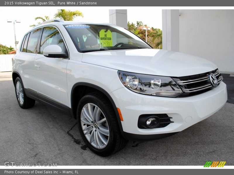 Pure White / Sandstone 2015 Volkswagen Tiguan SEL