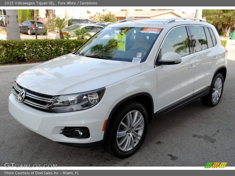 Pure White / Sandstone 2015 Volkswagen Tiguan SEL