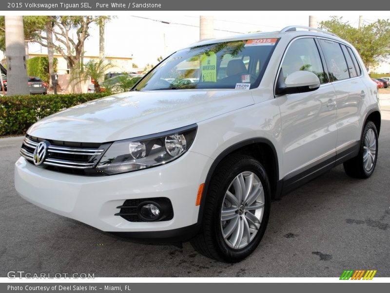 Pure White / Sandstone 2015 Volkswagen Tiguan SEL