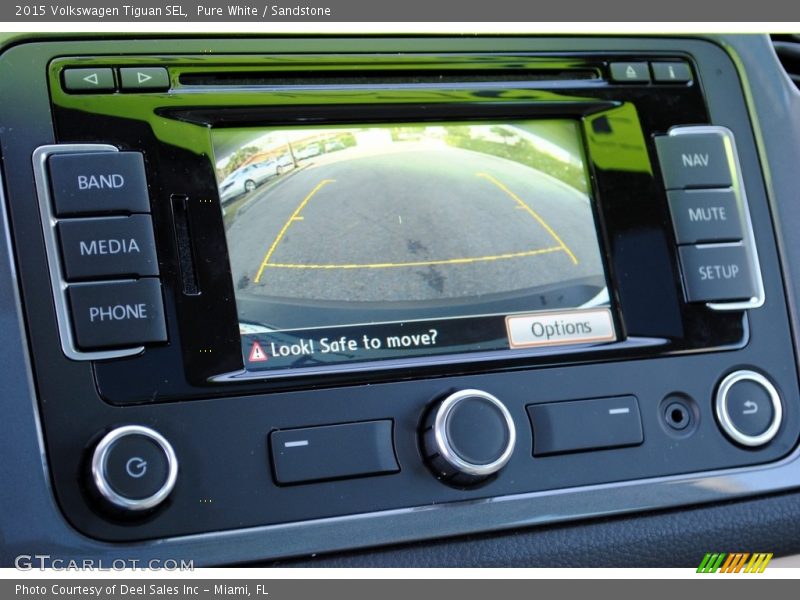 Pure White / Sandstone 2015 Volkswagen Tiguan SEL