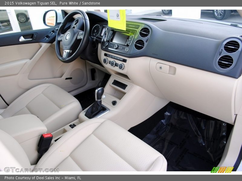 Pure White / Sandstone 2015 Volkswagen Tiguan SEL