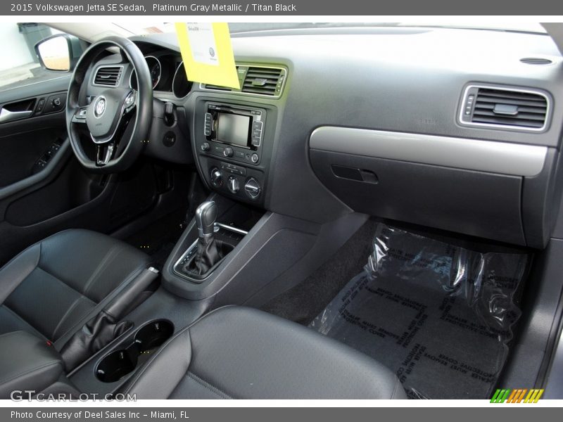 Platinum Gray Metallic / Titan Black 2015 Volkswagen Jetta SE Sedan