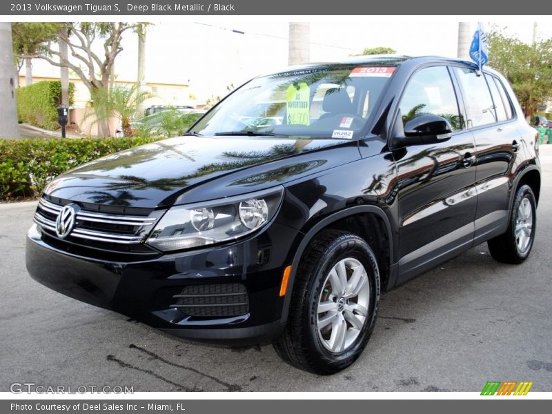 Deep Black Metallic / Black 2013 Volkswagen Tiguan S