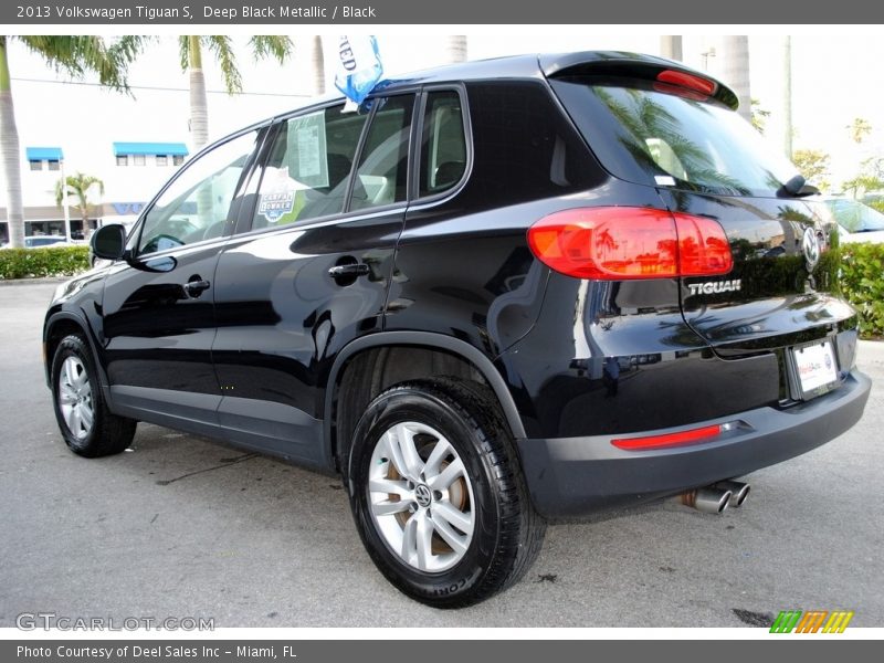 Deep Black Metallic / Black 2013 Volkswagen Tiguan S