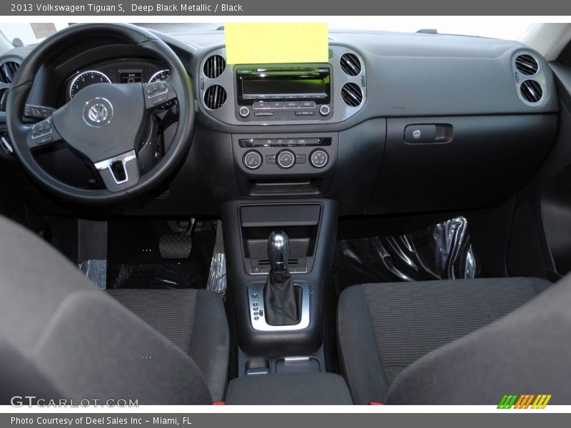 Deep Black Metallic / Black 2013 Volkswagen Tiguan S