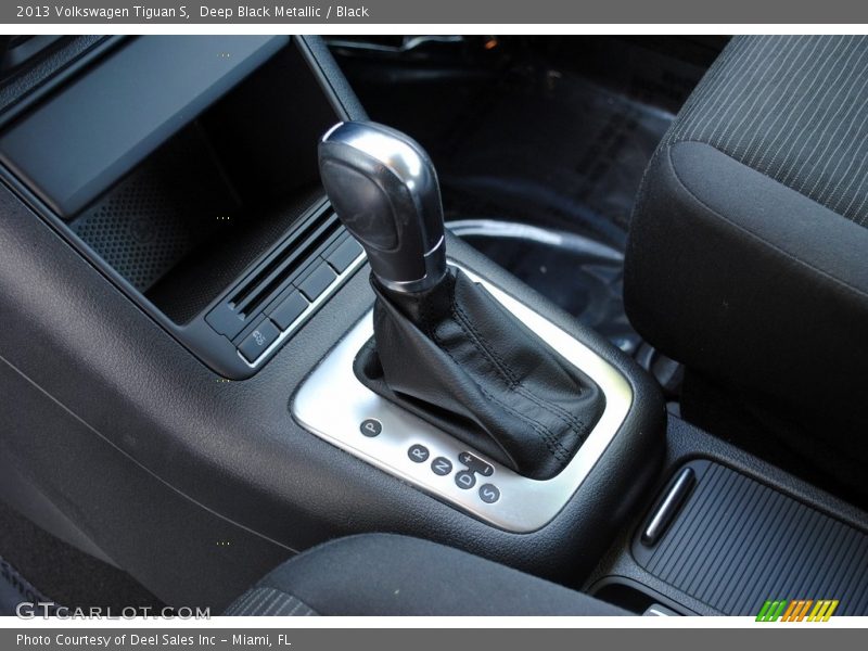 Deep Black Metallic / Black 2013 Volkswagen Tiguan S