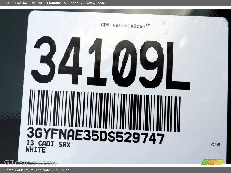 Platinum Ice Tricoat / Ebony/Ebony 2013 Cadillac SRX FWD