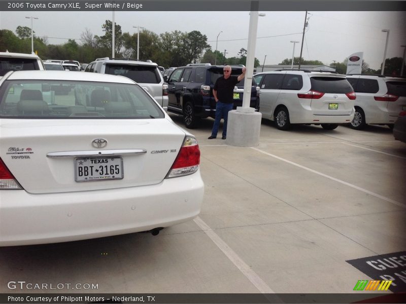 Super White / Beige 2006 Toyota Camry XLE