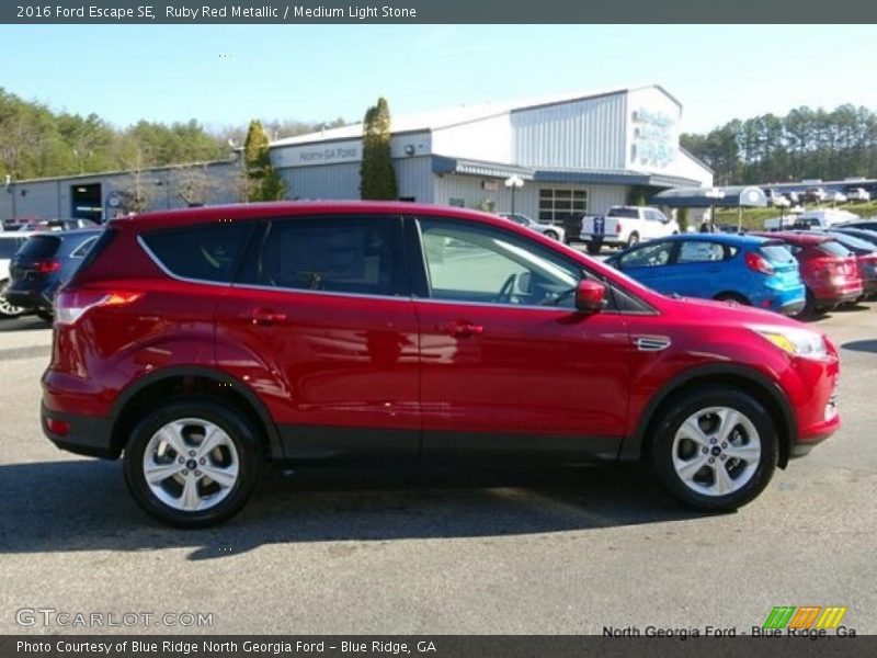 Ruby Red Metallic / Medium Light Stone 2016 Ford Escape SE