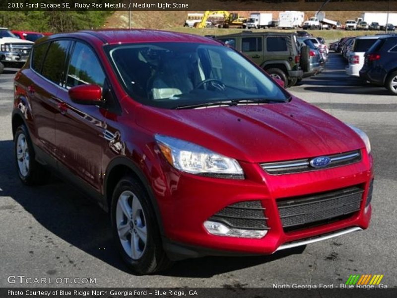 Ruby Red Metallic / Medium Light Stone 2016 Ford Escape SE