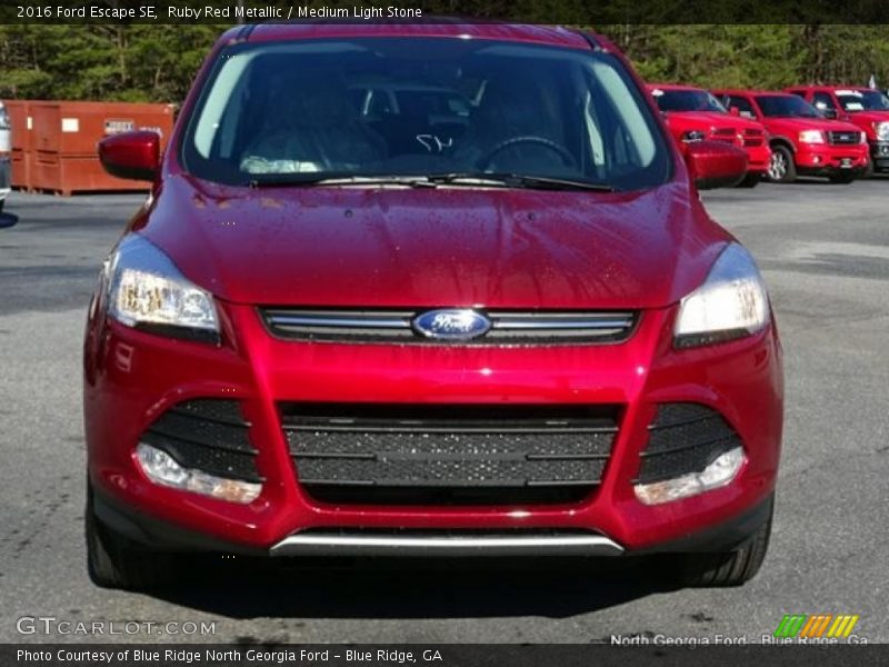 Ruby Red Metallic / Medium Light Stone 2016 Ford Escape SE