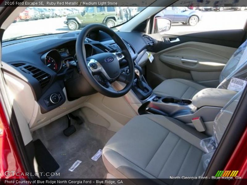 Ruby Red Metallic / Medium Light Stone 2016 Ford Escape SE