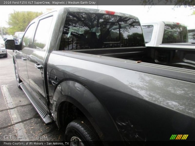 Magnetic / Medium Earth Gray 2016 Ford F150 XLT SuperCrew