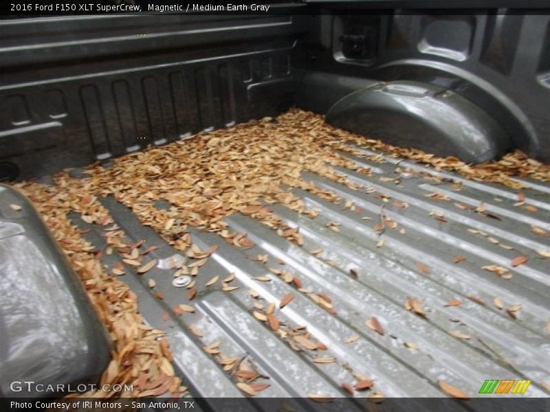 Magnetic / Medium Earth Gray 2016 Ford F150 XLT SuperCrew