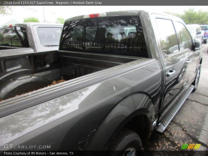 Magnetic / Medium Earth Gray 2016 Ford F150 XLT SuperCrew