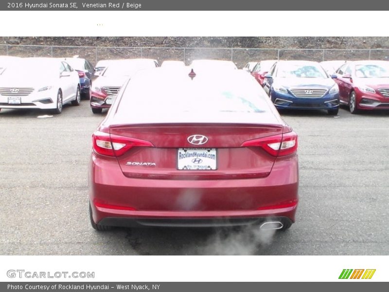 Venetian Red / Beige 2016 Hyundai Sonata SE
