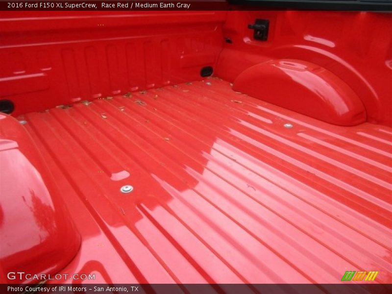 Race Red / Medium Earth Gray 2016 Ford F150 XL SuperCrew