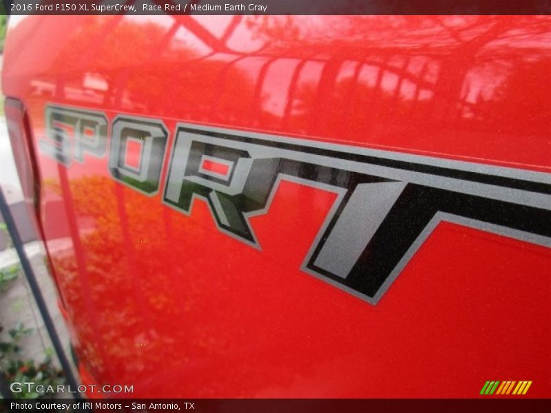Race Red / Medium Earth Gray 2016 Ford F150 XL SuperCrew