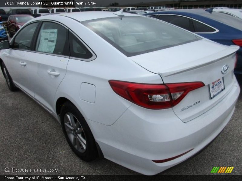 Quartz White Pearl / Gray 2016 Hyundai Sonata SE