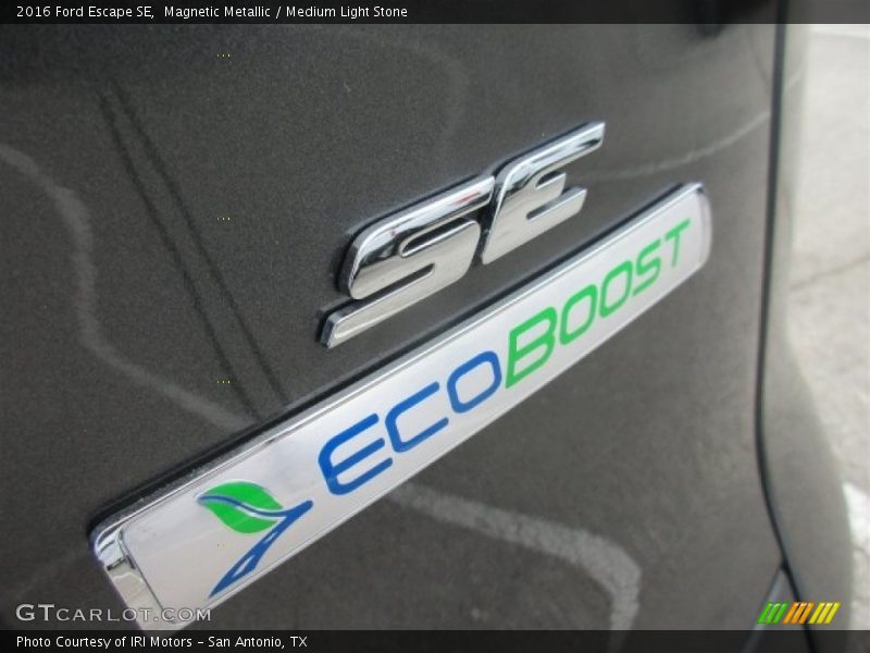 Magnetic Metallic / Medium Light Stone 2016 Ford Escape SE
