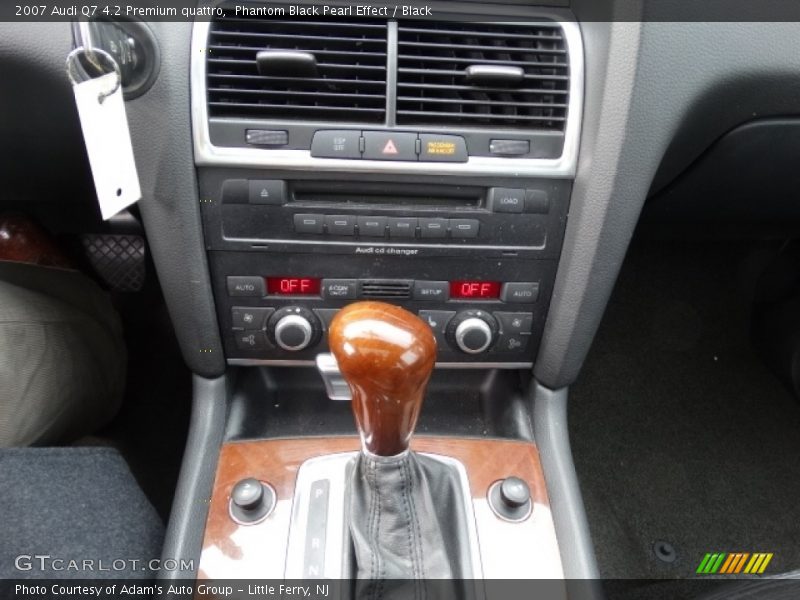 Phantom Black Pearl Effect / Black 2007 Audi Q7 4.2 Premium quattro