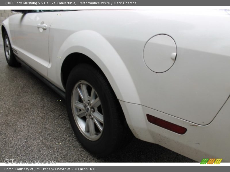 Performance White / Dark Charcoal 2007 Ford Mustang V6 Deluxe Convertible